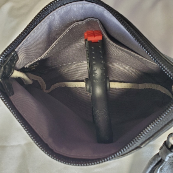 Cluch - Picture 3 of 5